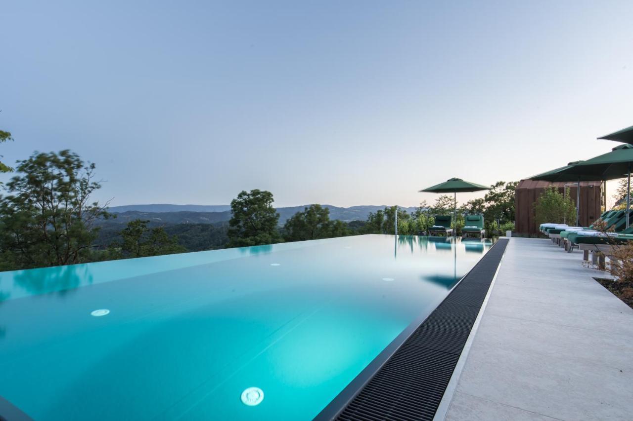 Winzarei, Weingut Tement Villa Berghausen Buitenkant foto