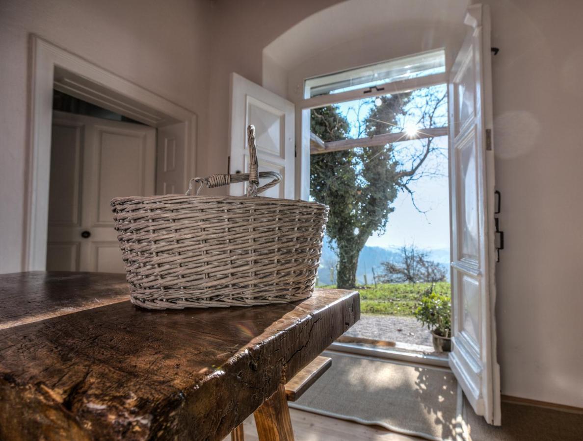 Winzarei, Weingut Tement Villa Berghausen Buitenkant foto